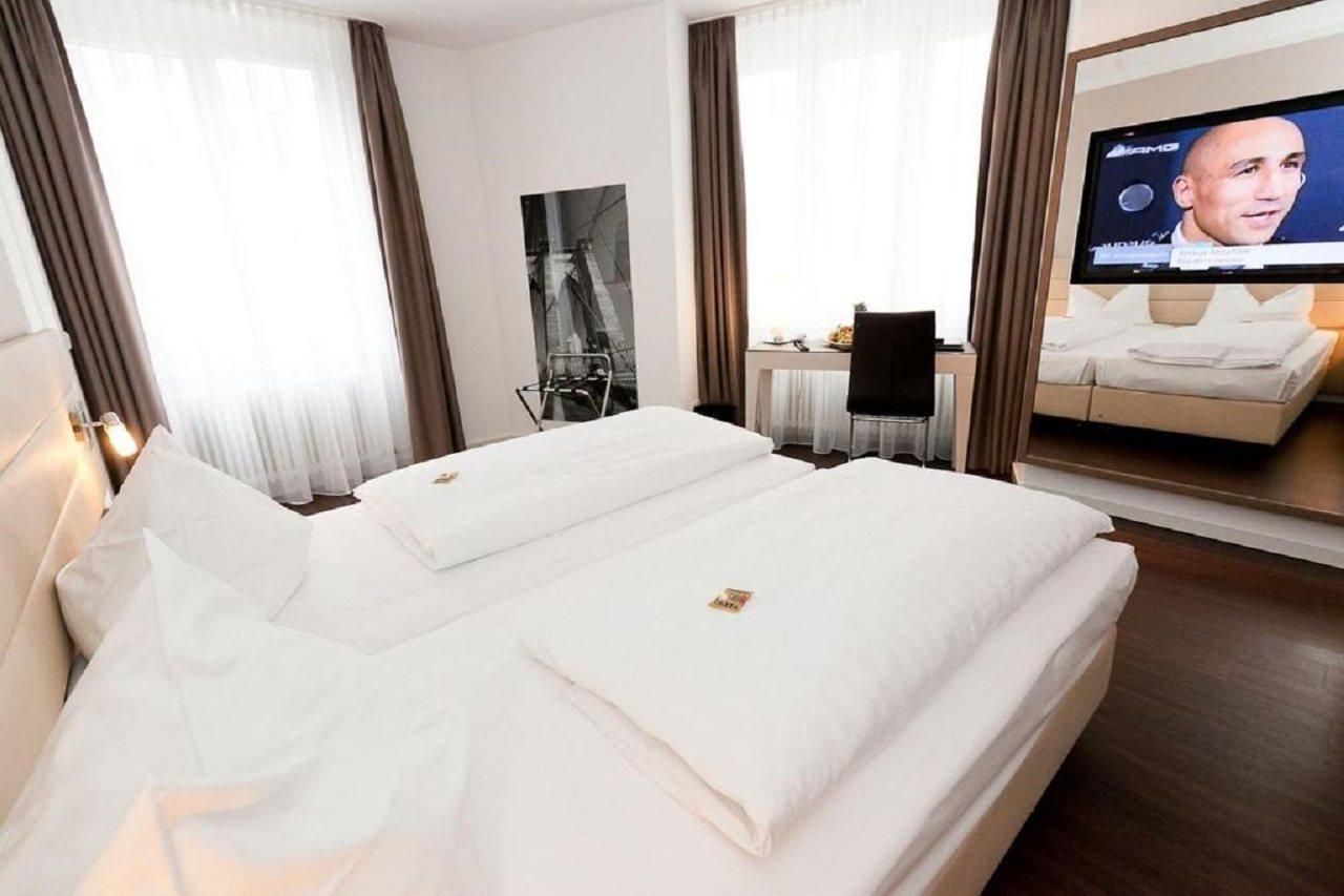 Manhattan Hotel
