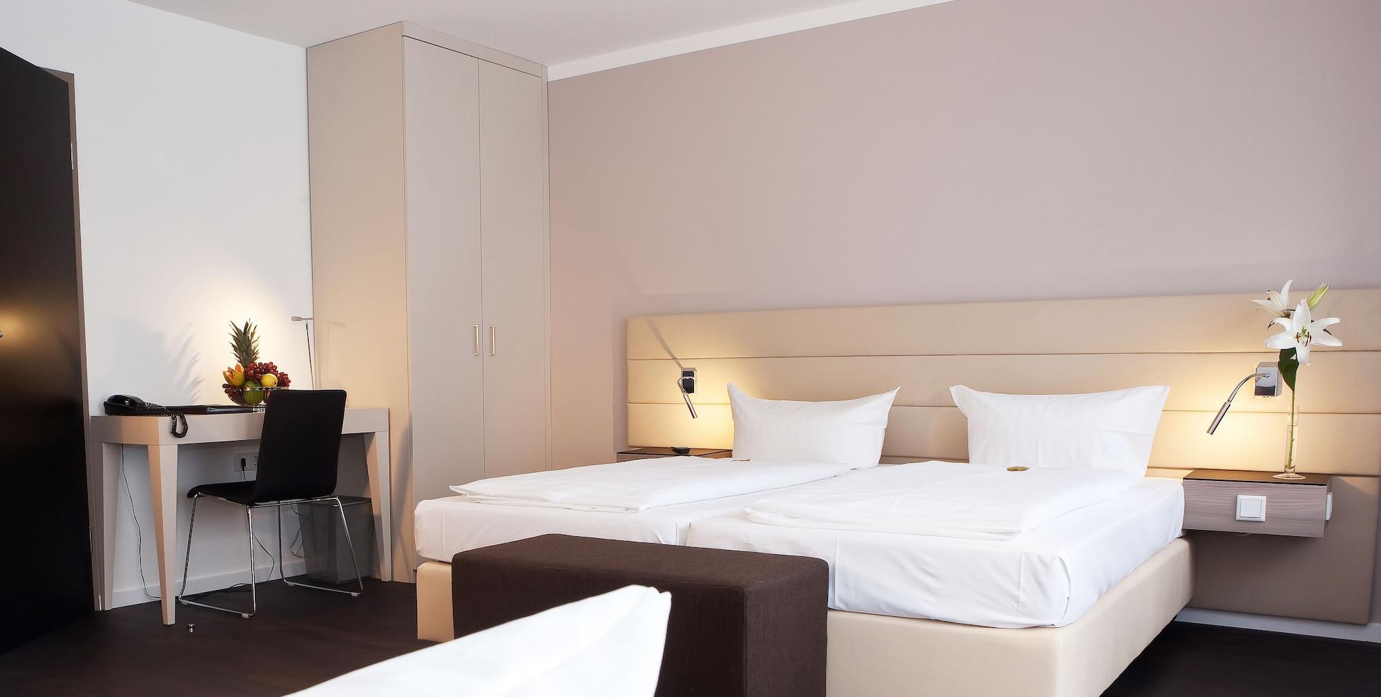 Manhattan Hotel