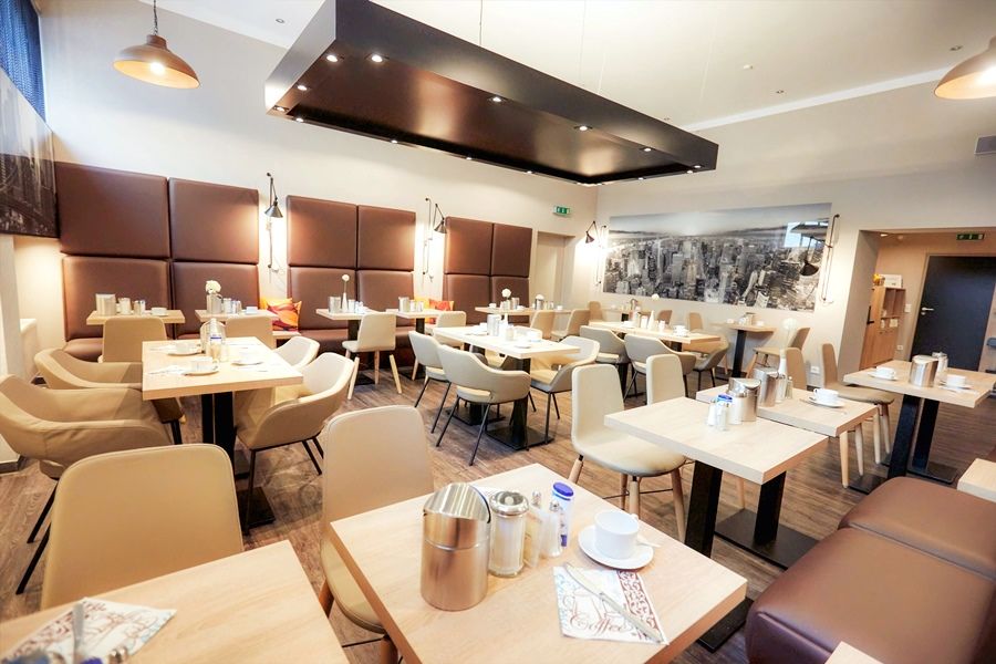 Manhattan Hotel 4*