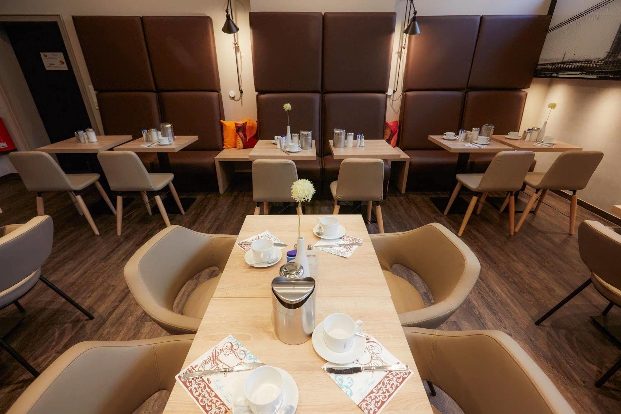 Hotel Manhattan 4*