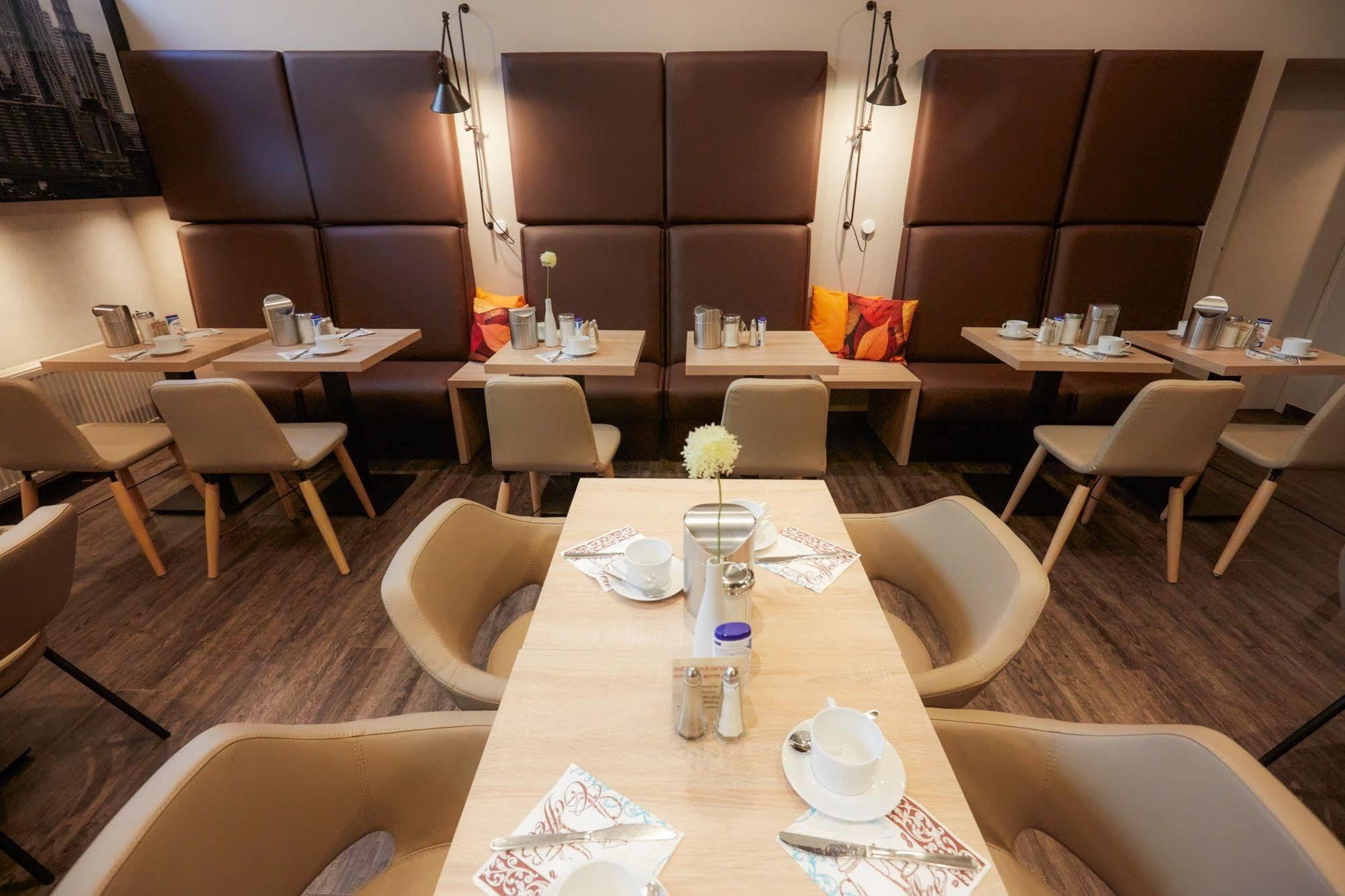 Manhattan Hotel 4*